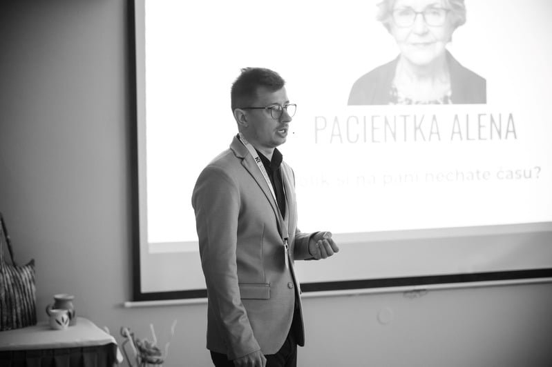 Hands-on výcvik – precizní práce s chirurgickými nástroji